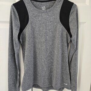 Champion Brand Long Sleeve Athletic Shirt in Gray and Black Women's Small
